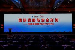 开云体育官网登录入口-关于激烈博弈中，球员们斗志昂扬争夺胜利的信息