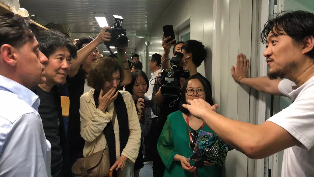 比赛中出现技惊四座一役，全场观众陶醉其中的简单介绍