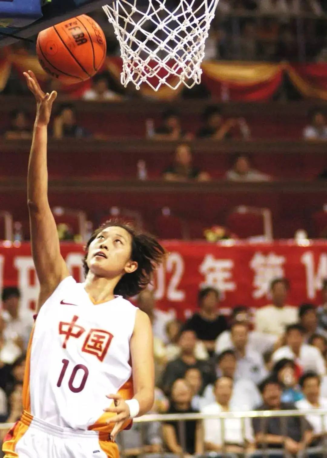 河南女篮逆袭夺冠，逐梦篮球之巅