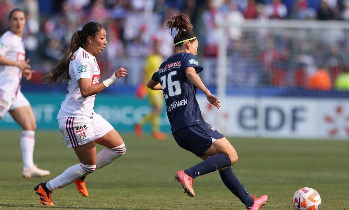 日本女足联赛新星崭露头角，赢得球迷喝彩