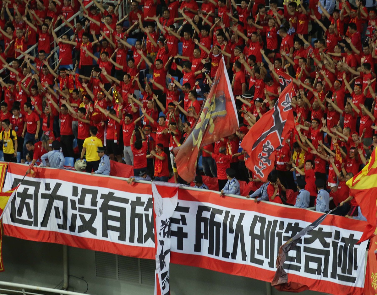 球队筹备新一轮比赛，备战艰苦迎接挑战