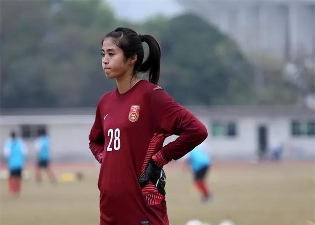 世界级足球比赛中的女性选手展现出众实力的简单介绍